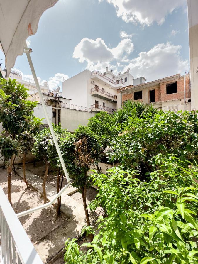 Metro Chic Haven: Modernized Urban Studio Near The Tram Athens Ngoại thất bức ảnh