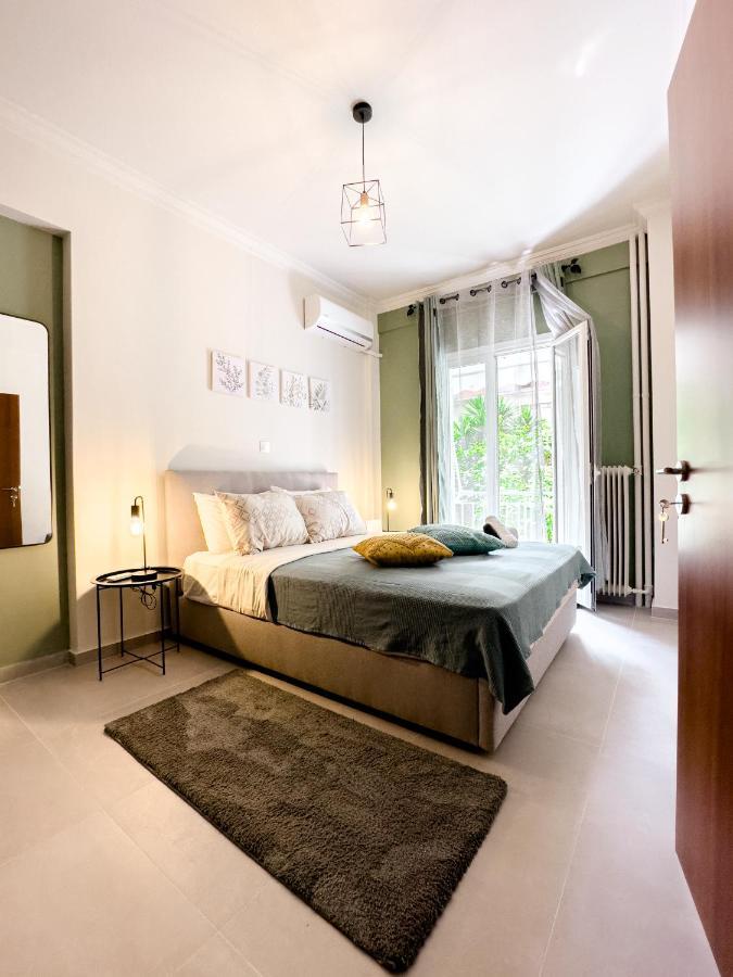 Metro Chic Haven: Modernized Urban Studio Near The Tram Athens Ngoại thất bức ảnh