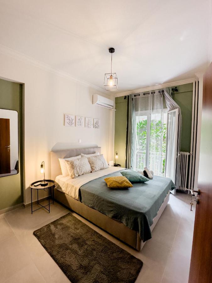 Metro Chic Haven: Modernized Urban Studio Near The Tram Athens Ngoại thất bức ảnh